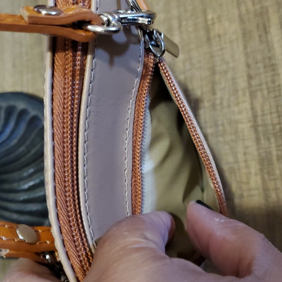 Vera Pelle Italian Leather Tan & Brown Crossbody Handbag - Girlie European Boho - Picture 6 of 13